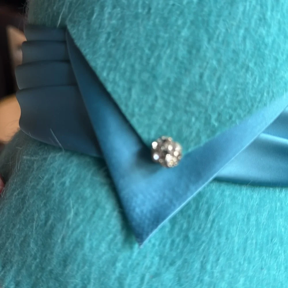 NIB Early‎ 1960s Gimbels 100% Wool w/Rhinestone Cloche Hat - Picture 2 of 11